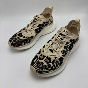 APL Streamline W Leopard Print Size 9 Running Athletic Sneakers